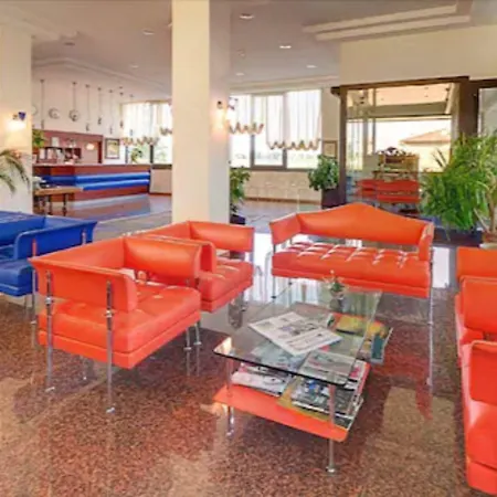 Recina Отель Мачерата