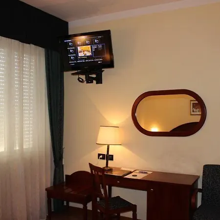 Recina Отель Мачерата