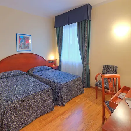 Recina Hotel 4*