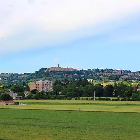 Recina Отель Мачерата